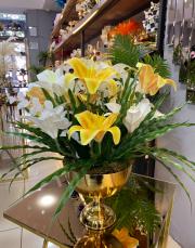 zambak ıslak  çiçek arajmanı gold