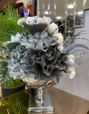 ayaklı çiçek arajmanı gümüş